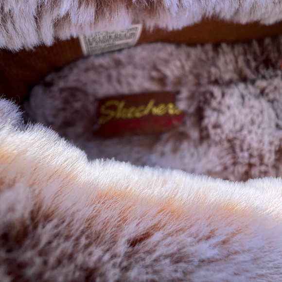 Skechers Tan Plush Women's Slippers - Picture 2 of 3